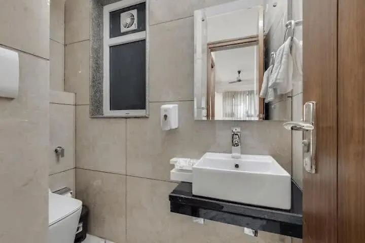 Tranquil Studio Apartment 구르가온